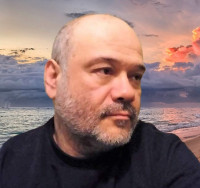 Богдан Николов